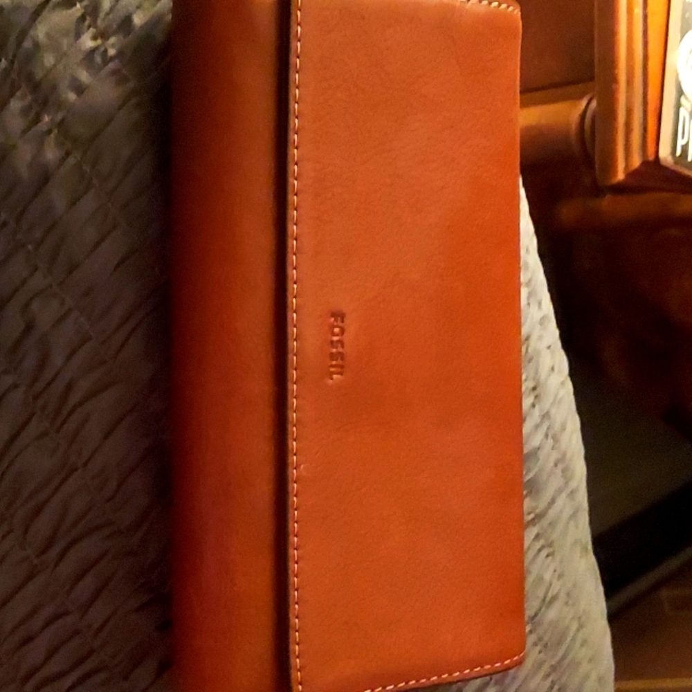 Fossil wallet